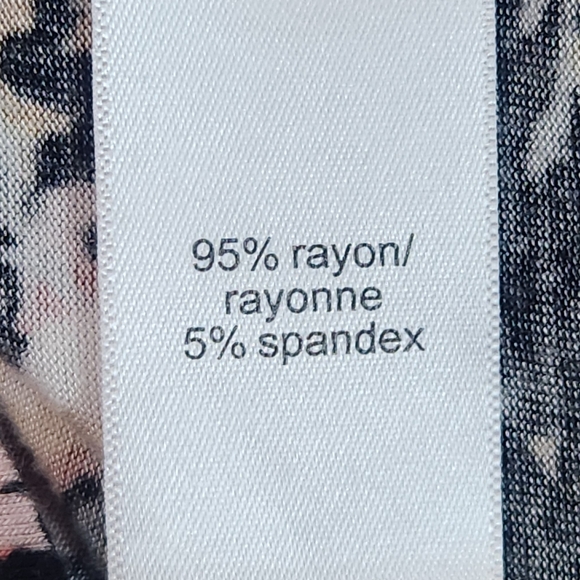 Maurices 24/7 Pretty Floral Vneck Tank - Picture 9 of 10